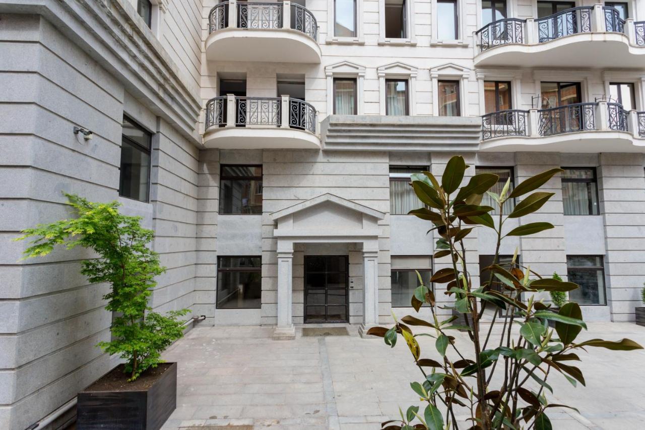 Central Cozy 3Bd-2Bath Apartment Tbilisi Luaran gambar