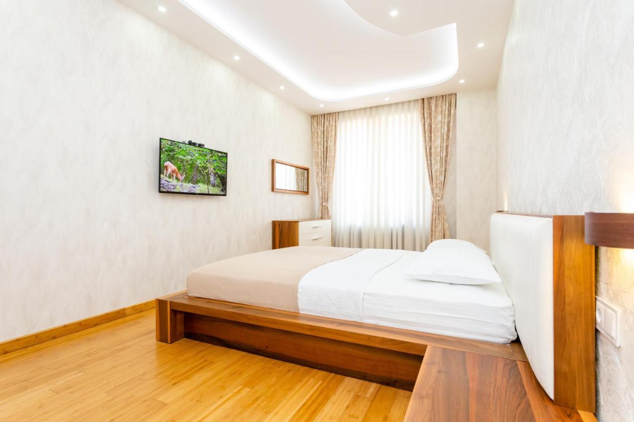 Central Cozy 3Bd-2Bath Apartment Tbilisi Luaran gambar