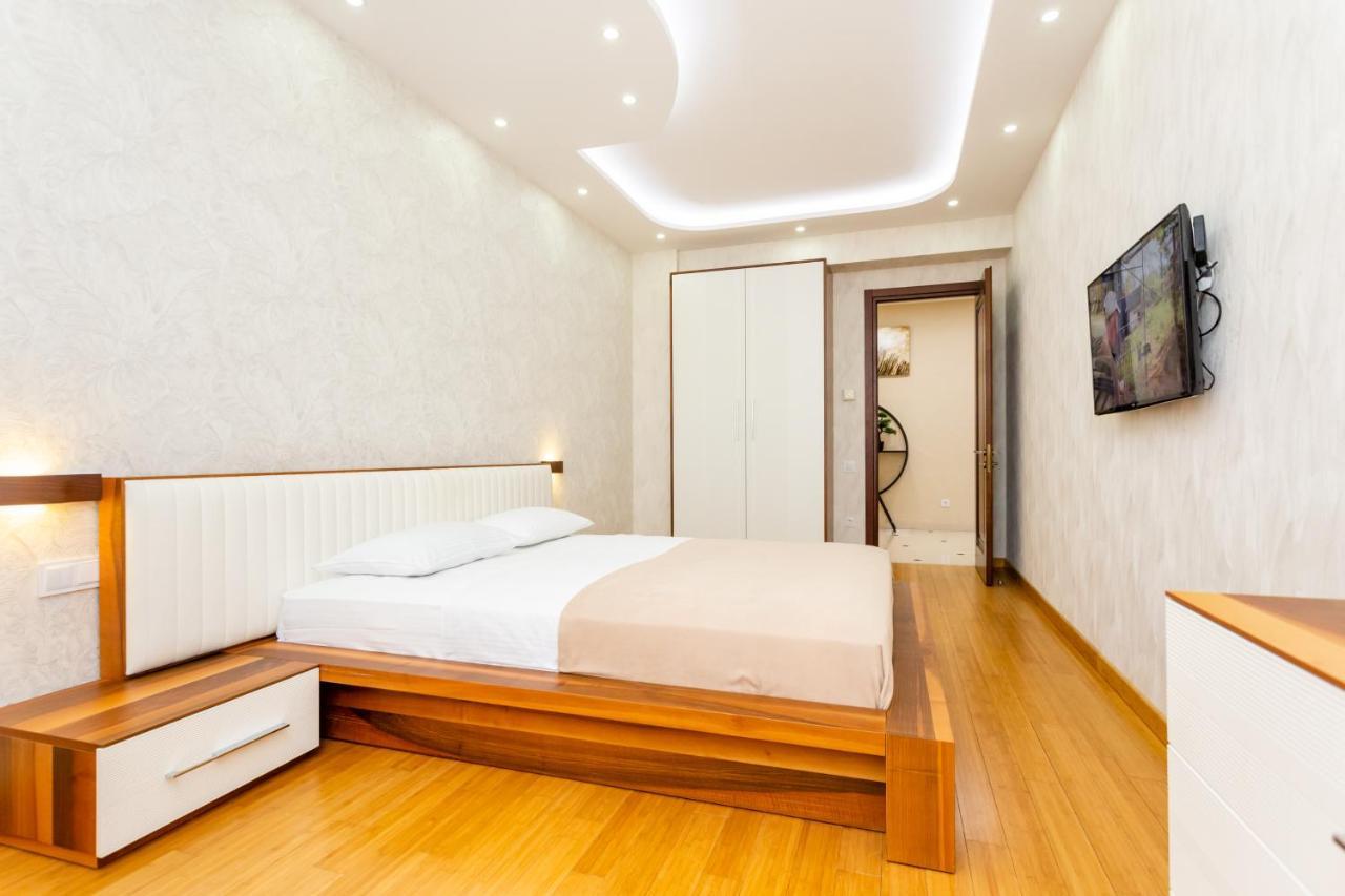 Central Cozy 3Bd-2Bath Apartment Tbilisi Luaran gambar