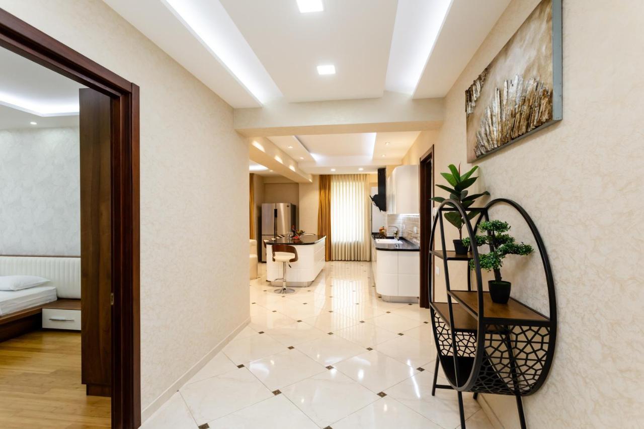 Central Cozy 3Bd-2Bath Apartment Tbilisi Luaran gambar